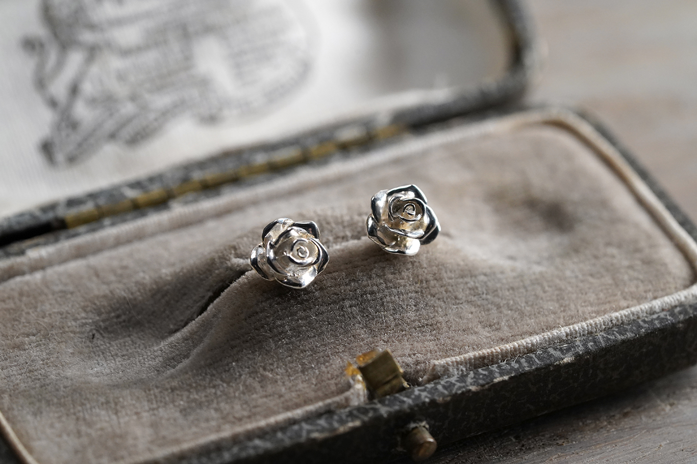 E183 (中) $250 (220) 1