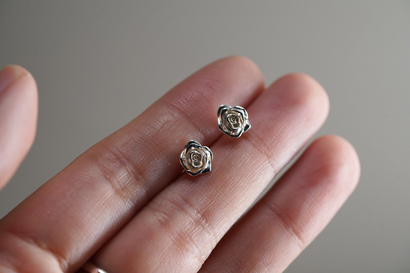 E183 (中) $250 (220) 5