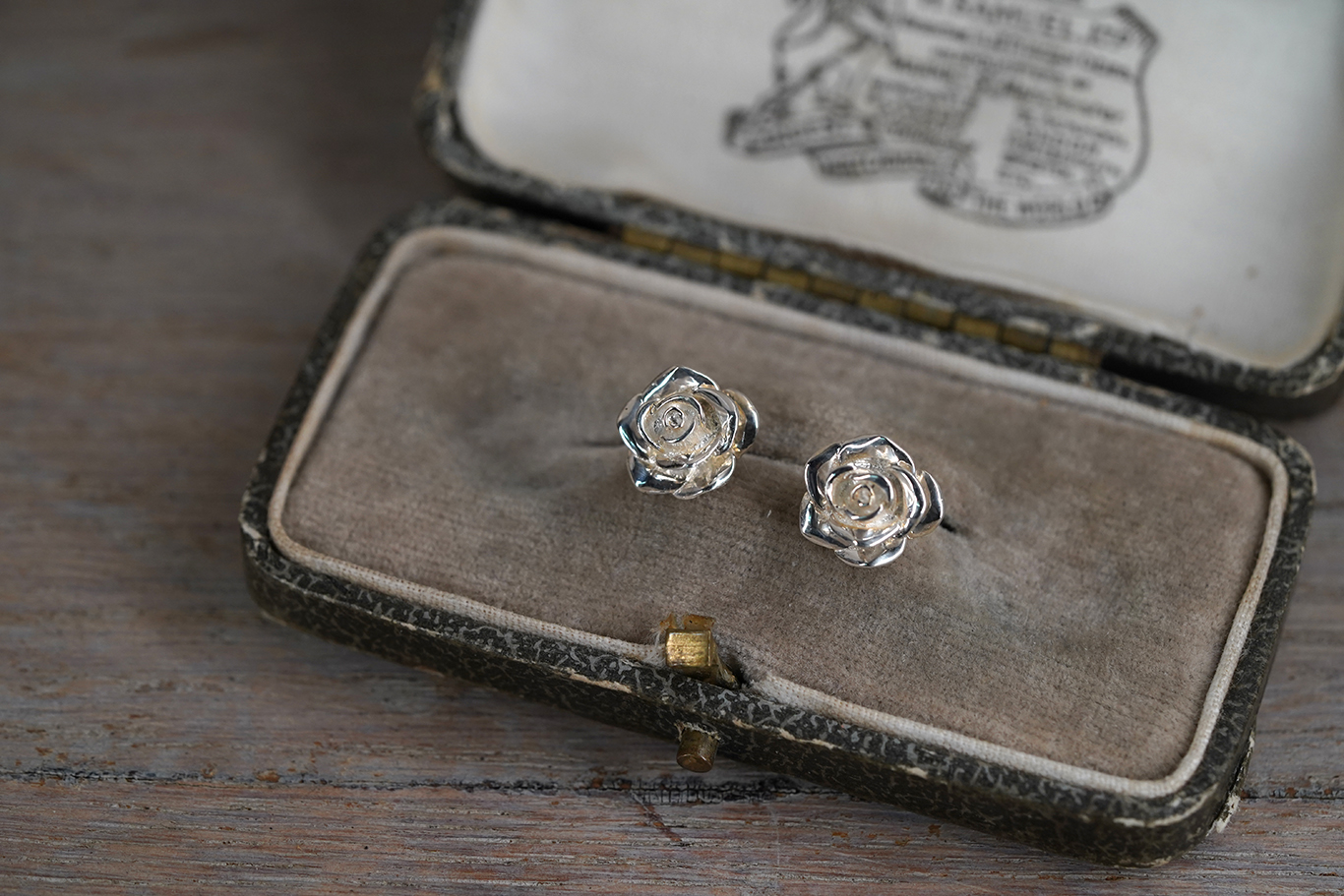 E195 (大) $270 (240) 6