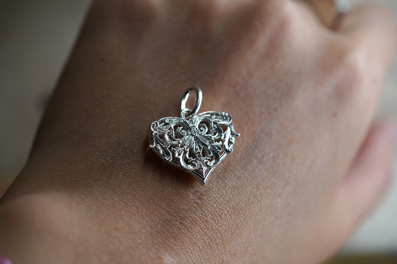 925 Silver Heart Pattern Pendant (Chain is not included)